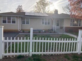 535 Wigwam Ln, Unit B in Stratford, CT - Building Photo