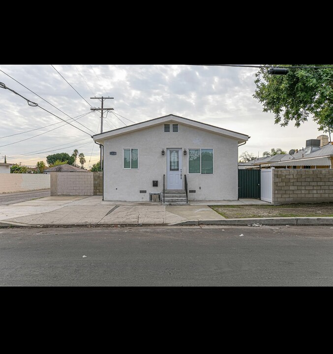 12120 Cantara St in North Hollywood, CA - Building Photo