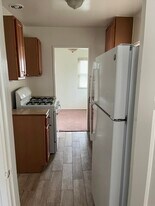 811 E Nutwood St in Inglewood, CA - Building Photo