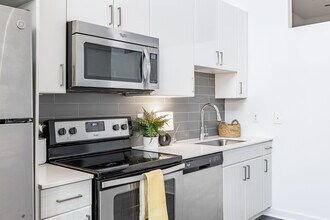 Station R Apartments in Atlanta, GA - Foto de edificio - Interior Photo