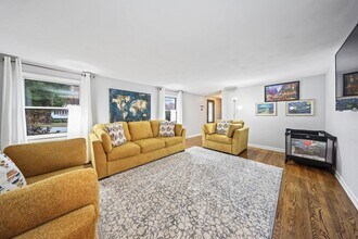 138 Wildwood Cir in Naugatuck, CT - Building Photo - Building Photo