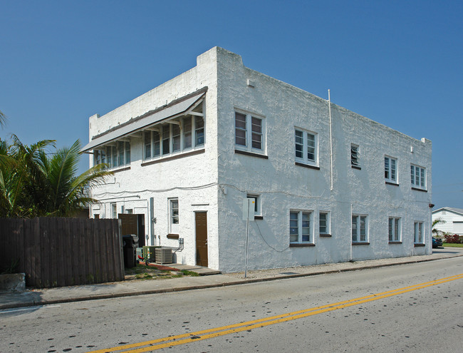 1230 N J St in Lake Worth, FL - Building Photo - Building Photo