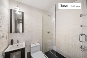 345 E 21st St in New York, NY - Building Photo - Building Photo