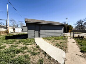 2256 S Bonn St in Wichita, KS - Building Photo - Building Photo