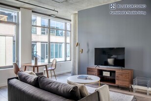 62 Cedar St in Seattle, WA - Building Photo