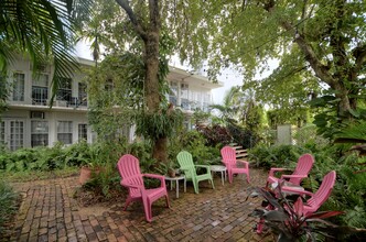 Green Island Inn in Fort Lauderdale, FL - Building Photo - Building Photo