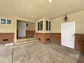 6839 Enfield Ave in Los Angeles, CA - Building Photo - Building Photo
