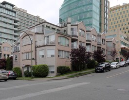 La Fortuna in Vancouver, BC - Building Photo