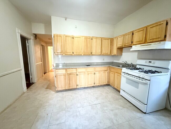 6 Aspen St, Unit 1 in Boston, MA - Building Photo - Building Photo