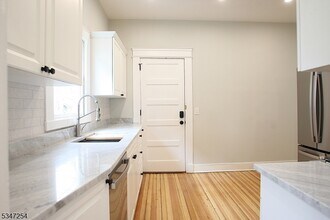 86 Park St in Montclair, NJ - Building Photo - Building Photo