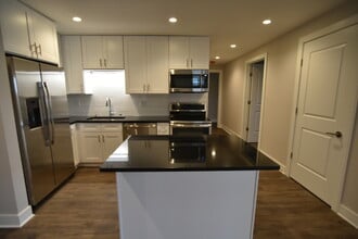 3833 N Broadway in Chicago, IL - Building Photo - Building Photo