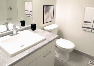 Villages of Hyde Park in London, ON - Building Photo - Building Photo