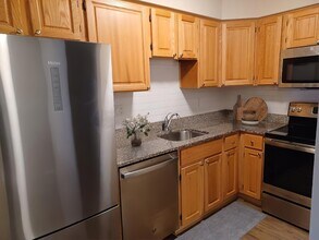 8 N Oxford Valley Rd in Levittown, PA - Building Photo - Building Photo