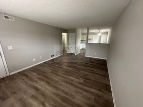 302 W Montgomery St in Odessa, MO - Building Photo - Building Photo