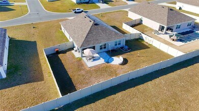 7011 SW 136th Ln in Ocala, FL - Foto de edificio - Building Photo