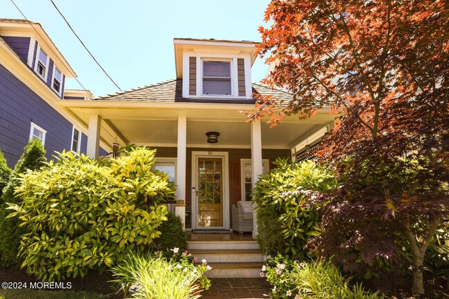 94 Embury Ave in Ocean Grove, NJ - Building Photo - Building Photo