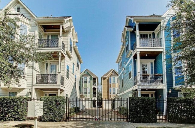 property at 219 W 27th St