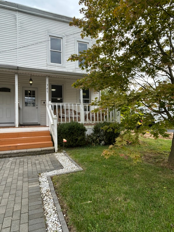 property at 347 W Woodland Ave