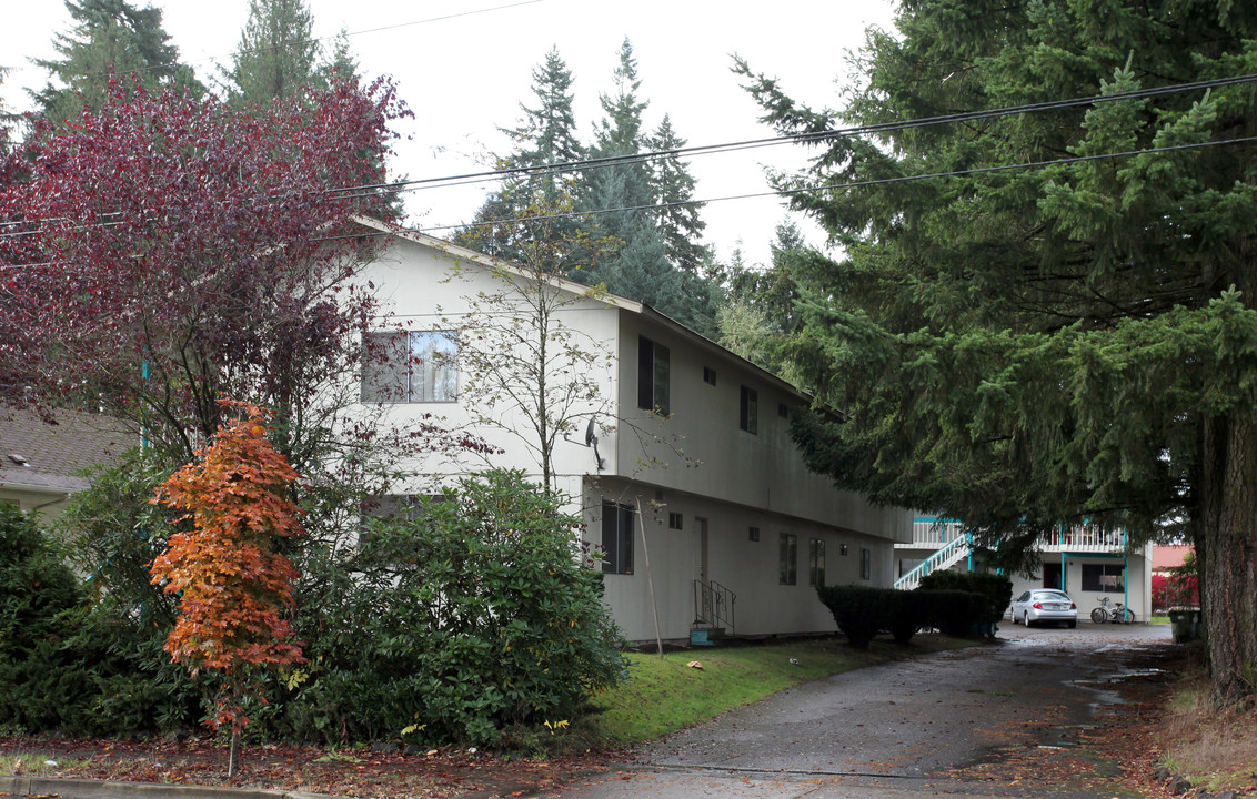 1207 2nd Ave SW in Tumwater, WA - Foto de edificio