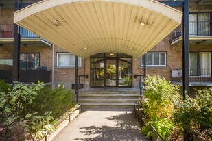 465 Bourke Av in Dorval, QC - Building Photo