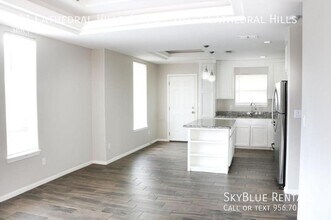 701 Cathedral Hl in Edinburg, TX - Building Photo - Building Photo
