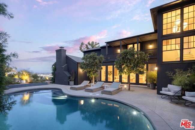 8673 Hollywood Blvd in Los Angeles, CA - Building Photo - Building Photo