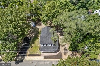 27 E Phoenix Ave in Lawnside, NJ - Foto de edificio - Building Photo