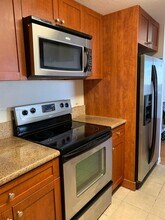 36 NW 6th Ave, Unit 1108 in Miami, FL - Foto de edificio - Building Photo