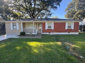 3795 Windcrest Rd in Memphis, TN - Building Photo