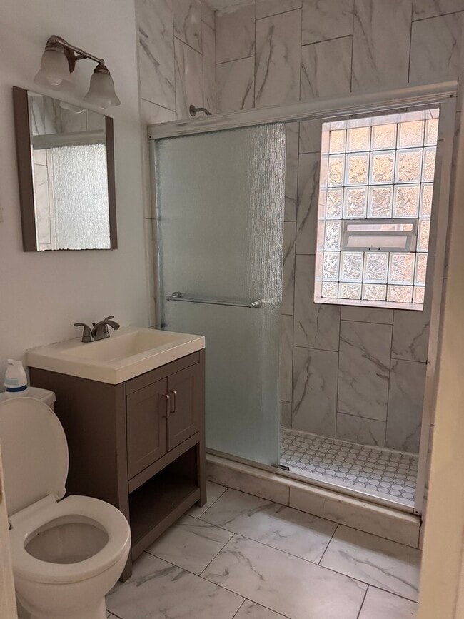7337 N Honore St in Chicago, IL - Building Photo - Building Photo