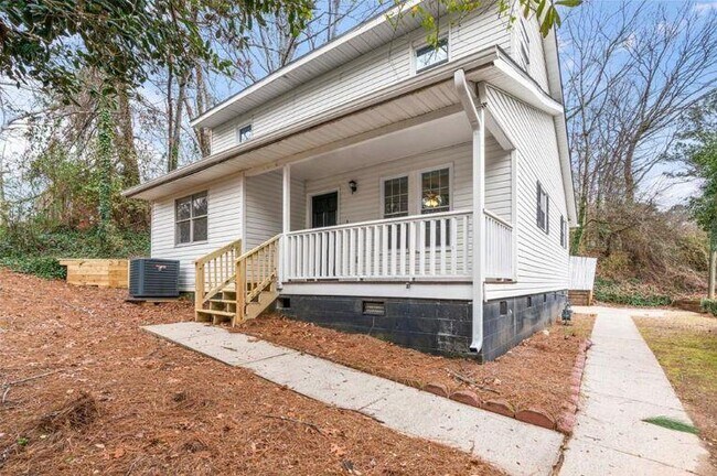 property at 2518 Ridgecrest Dr NW