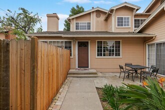 1206 Blanchard St in Santa Barbara, CA - Building Photo - Building Photo