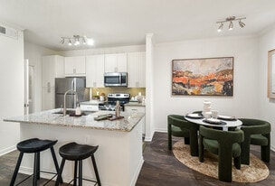 Cortland MacArthur in Irving, TX - Building Photo