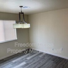 1420 W Horn Rd in Pahrump, NV - Foto de edificio - Building Photo