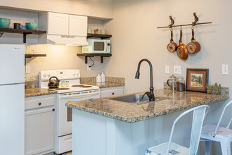 Cottages at Corporate in Baton Rouge, LA - Building Photo - Interior Photo