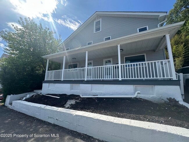 property at 635 Lee St