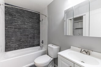 Wyndham Court Apartments in Waterbury, CT - Foto de edificio - Interior Photo