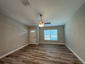 1866 W Hialeah Dr in Citrus Springs, FL - Building Photo - Building Photo