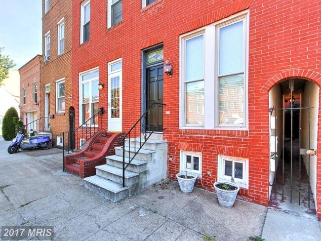 425 S Eden St in Baltimore, MD - Building Photo - Building Photo