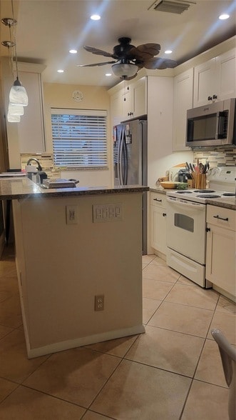 1252 Club Dr, Unit D in Delray Beach, FL - Building Photo - Building Photo