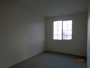 44335 42nd St W in Lancaster, CA - Building Photo - Building Photo