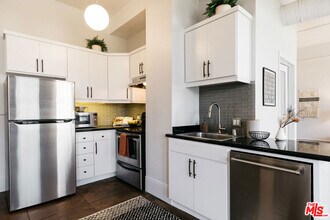 108 W 2nd St, Unit 314 in Los Angeles, CA - Building Photo - Building Photo