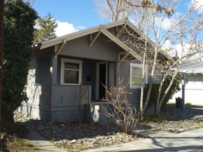 Single Family Homes in Sparks, NV - Foto de edificio - Building Photo