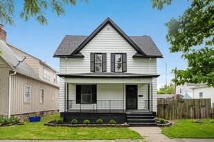 110 N Sheridan St in Kendallville, IN - Building Photo