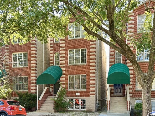 918 N Paulina St, Unit J07P