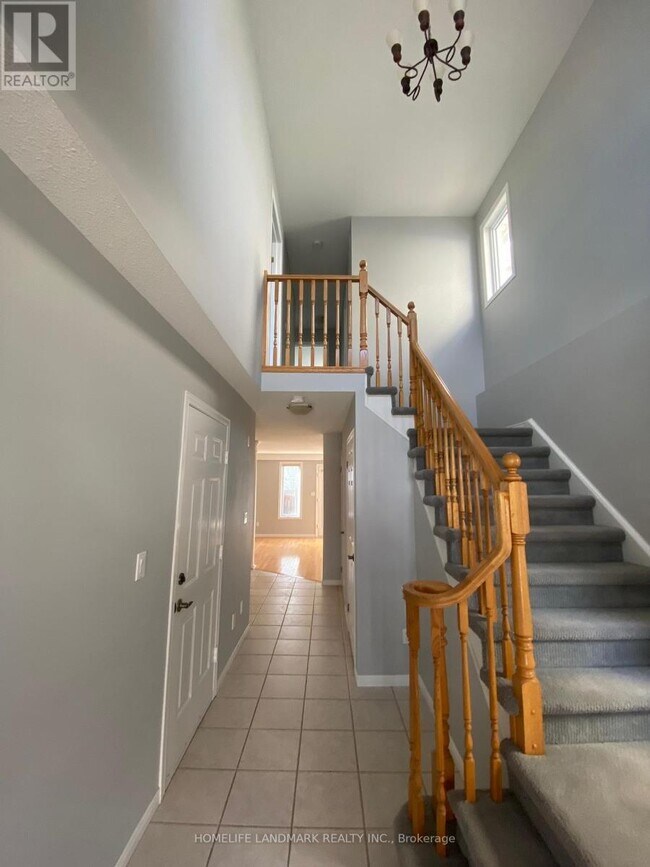 664 Columbia Forest Blvd in Waterloo, ON - Building Photo - Building Photo