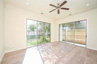 1106 Fuschia Rd in Houston, TX - Building Photo - Building Photo