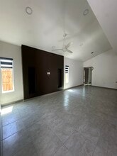 907 Taylor St in Laredo, TX - Building Photo - Building Photo