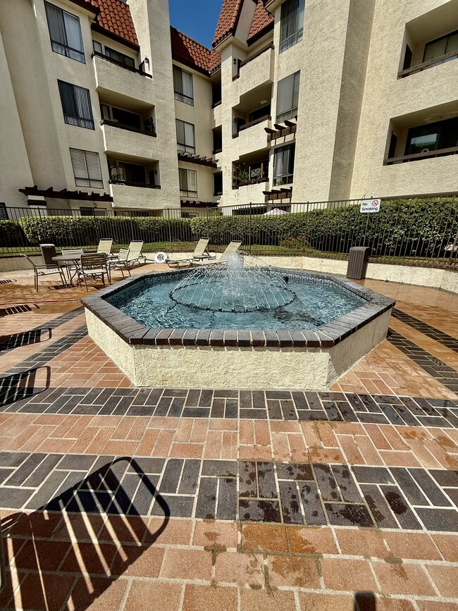 5875 Friars Rd in San Diego, CA - Building Photo - Building Photo