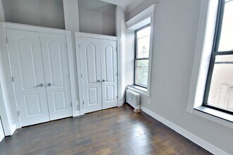 250 Mott St in New York, NY - Building Photo - Building Photo